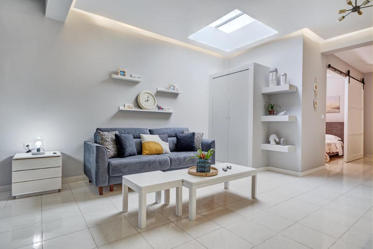 Old Town Luxury Velvet Apartment Rhodes City المظهر الخارجي الصورة